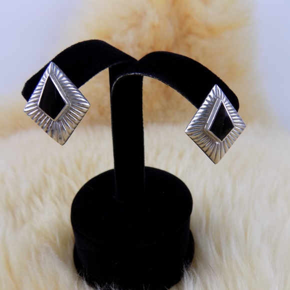 VINTAGE MEXICAN STERLING ONYX EARRINGS MARKED ND - Picture 1 of 8